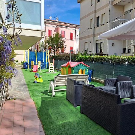 Hotel Sogno Cesenatico Luaran gambar